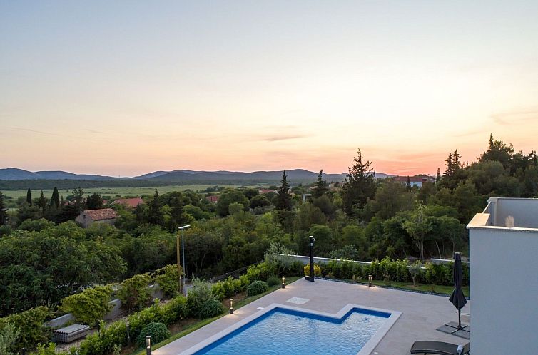 Vakantiehuis Villa Bura mit Pool und tollem Ausblick