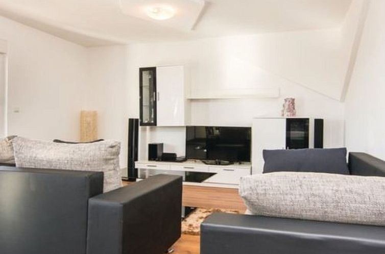 Appartement Laura mit Pool