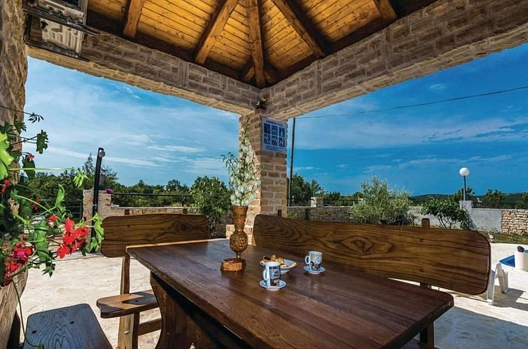 Vakantiehuis Anita 1 mit Pool