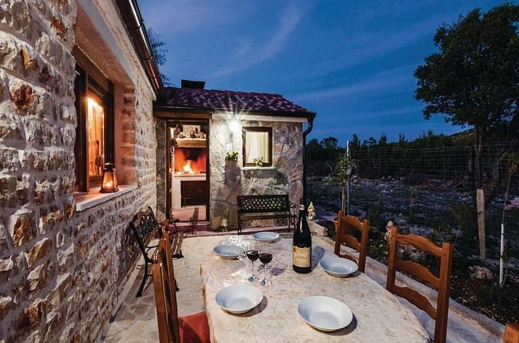 Vakantiehuis Anita 1 mit Pool