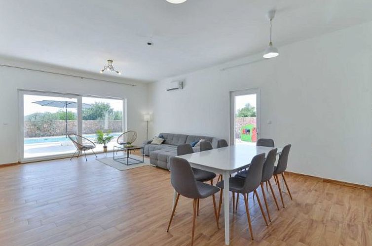 Vakantiehuis Villa Natura with pool