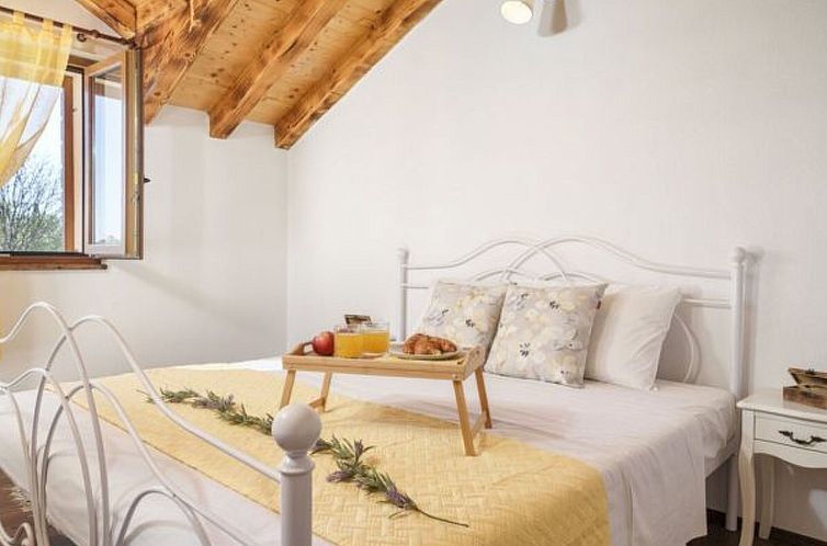 Vakantiehuis Holiday Home Marilu with pool