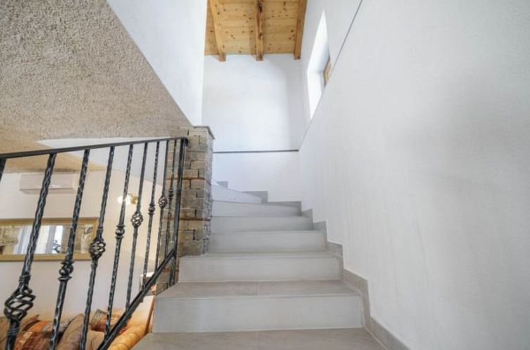 Vakantiehuis Holiday Home Marilu with pool