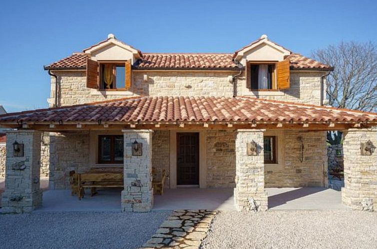 Vakantiehuis Holiday Home Marilu with pool