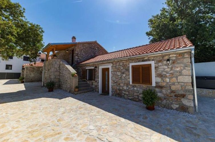 Vakantiehuis Stone villa Marita with pool