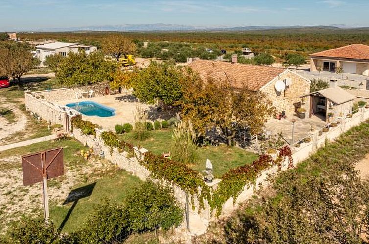 Vakantiehuis Villa Callista with Pool