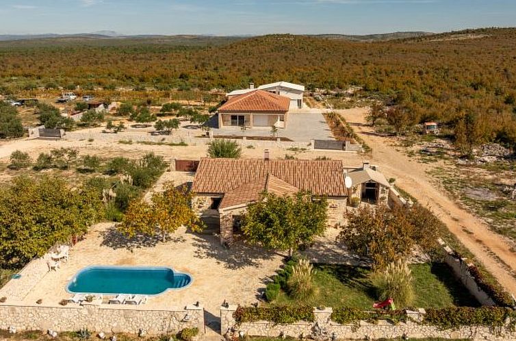 Vakantiehuis Villa Callista with Pool