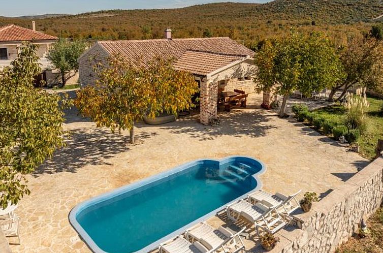 Vakantiehuis Villa Callista with Pool