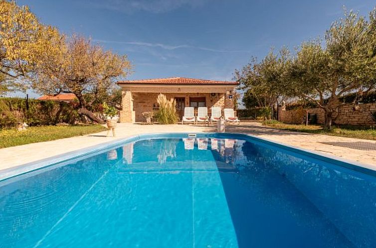 Unterkunft 10348815 - Ferienhaus Dalmatien - Vakantiehuis Villa Serena with pool