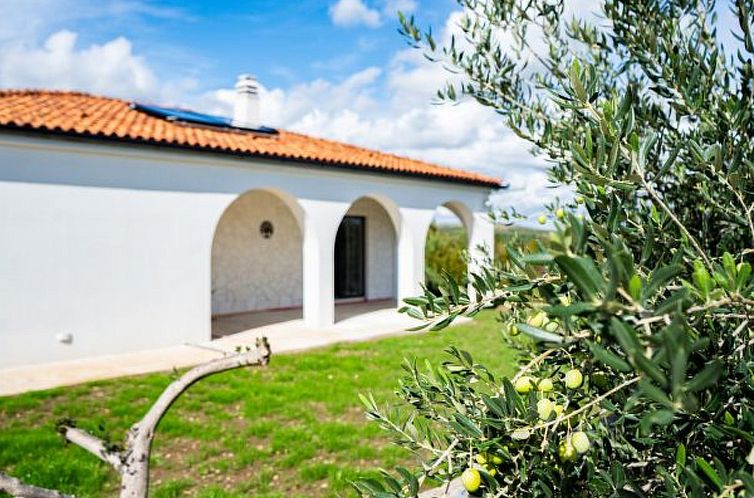 Vakantiehuis Holiday Home Olivarum with pool