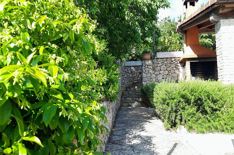Vakantiehuis Romantisches Steinhaus für einen erholsamen Ur