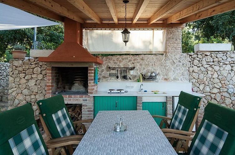 Vakantiehuis Romantisches Steinhaus für einen erholsamen Ur