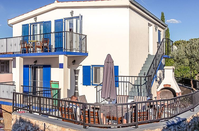 Unterkunft 10352306 - Ferienhaus Dalmatien - Vakantiehuis in Tisno mit Terrasse und Grill