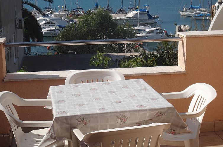 Guest house 10352308 - Apartment Dalmatia - Appartement Wohnung mit Blick auf das Wasser