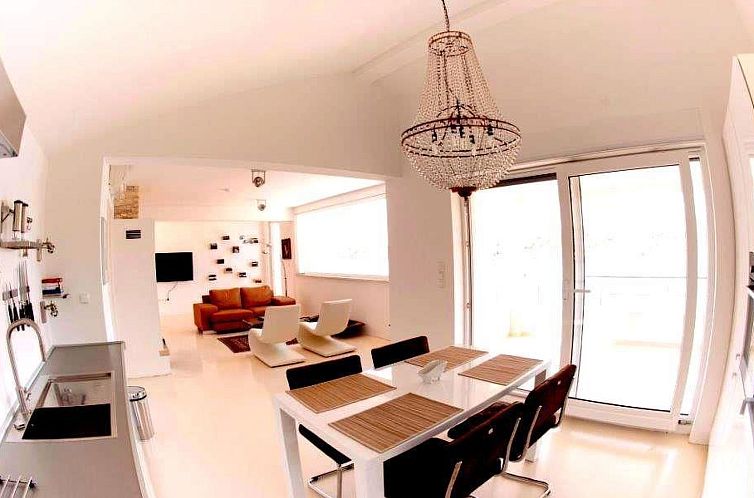 Appartement mit Balkon