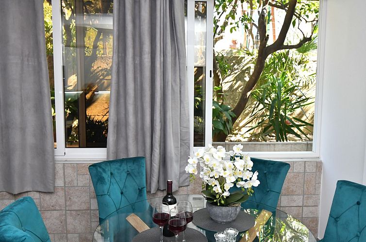 Appartement mit Terrasse