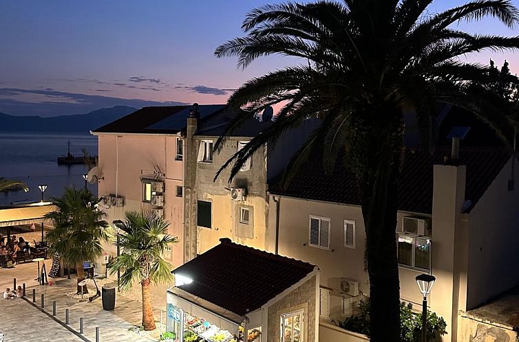 Appartement Gesamte Wohnung in Gradac mit Möbliertem Balkon