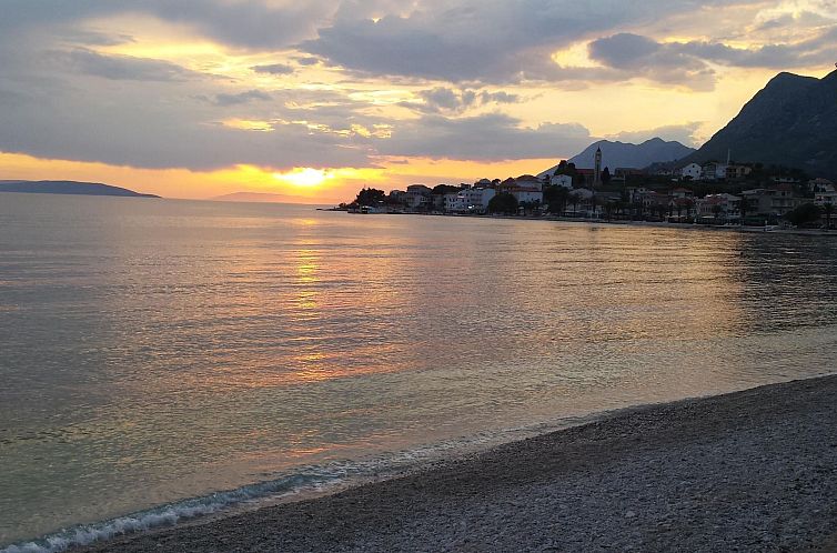 Appartement Gesamte Wohnung in Gradac mit Möbliertem Balkon