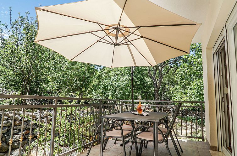 Unterkunft 10354802 - Ferienhaus Dalmatien - Vakantiehuis in der Nähe des Meeres und des Sees
