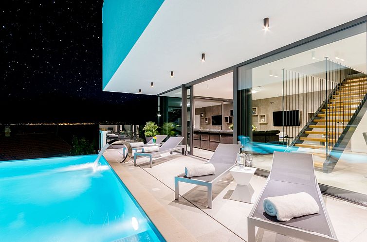 Unterkunft 1037015 - Ferienhaus Dalmatien - Vakantiehuis Tolles Ferienhaus in Sutivan mit Privatem Pool