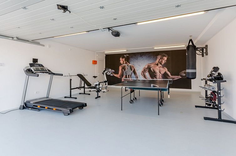 Vakantiehuis Tolles Ferienhaus in Sutivan mit Privatem Pool