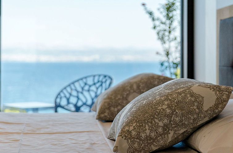 Vakantiehuis Tolles Ferienhaus in Sutivan mit Privatem Pool