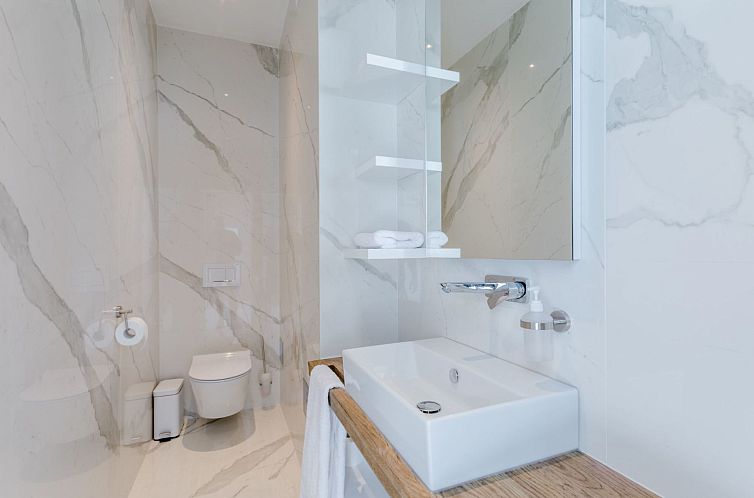 Vakantiehuis Tolles Ferienhaus in Sutivan mit Privatem Pool
