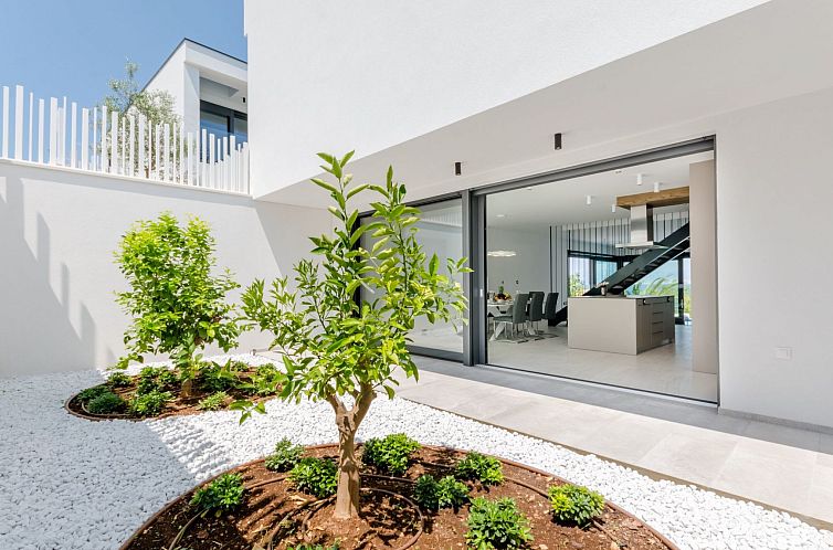 Vakantiehuis in Sutivan mit Privatem Pool