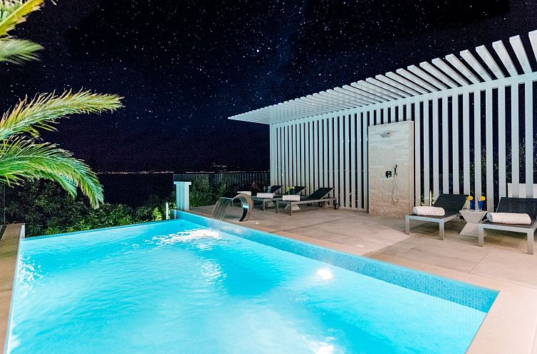 Vakantiehuis in Sutivan mit Privatem Pool