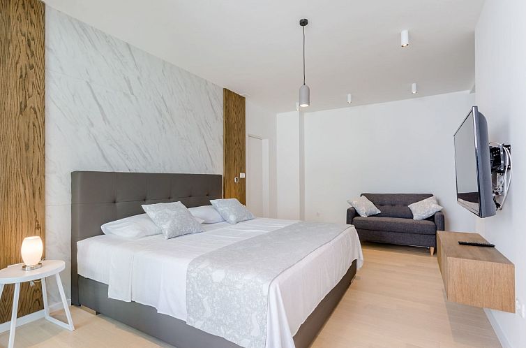 Vakantiehuis Wunderschönes Ferienhaus in Sutivan mit Privat