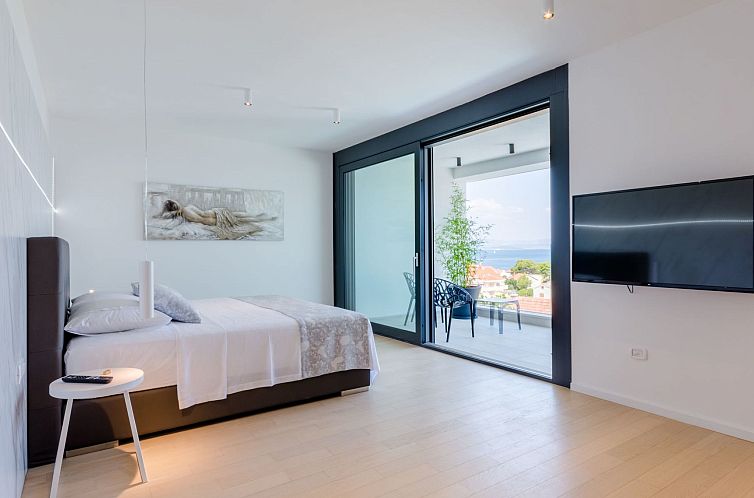 Vakantiehuis Wunderschönes Ferienhaus in Sutivan mit Privat