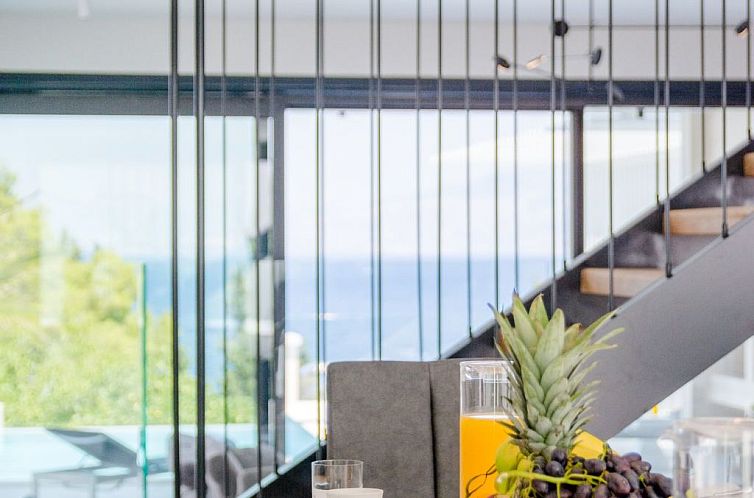 Vakantiehuis Wunderschönes Ferienhaus in Sutivan mit Privat