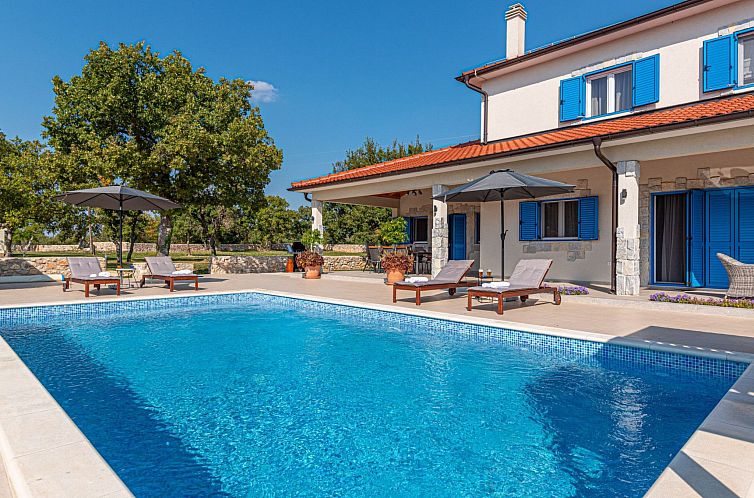 Vakantiehuis Villa Romansa mit Sauna und Whirlpool in Sirito