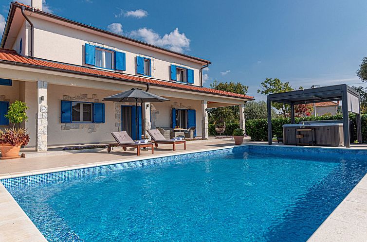 Vakantiehuis Villa Romansa mit Sauna und Whirlpool in Sirito