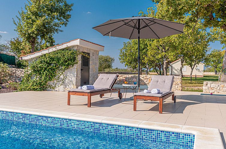 Vakantiehuis Villa Romansa mit Sauna und Whirlpool in Sirito
