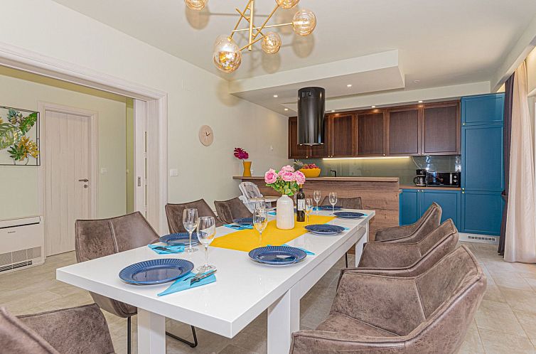 Vakantiehuis Villa Romansa mit Sauna und Whirlpool in Sirito