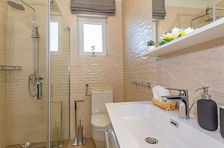 Vakantiehuis Villa Romansa mit Sauna und Whirlpool in Sirito