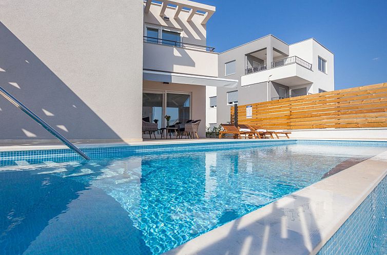 Vakantiehuis Wunderschöne Ferienvilla Lomari
