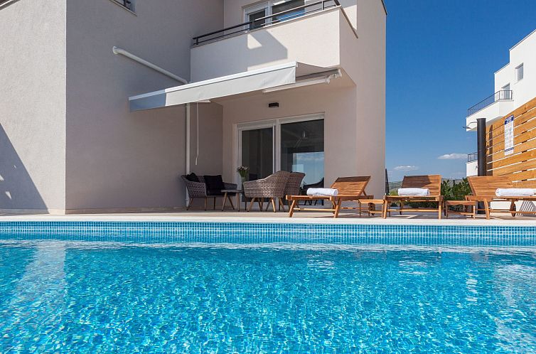 Vakantiehuis Wunderschöne Ferienvilla Lomari