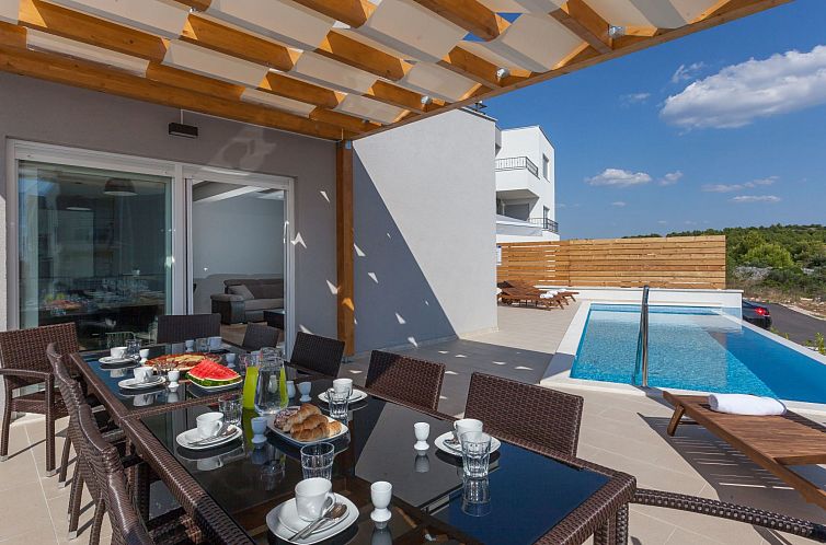Vakantiehuis Wunderschöne Ferienvilla Lomari