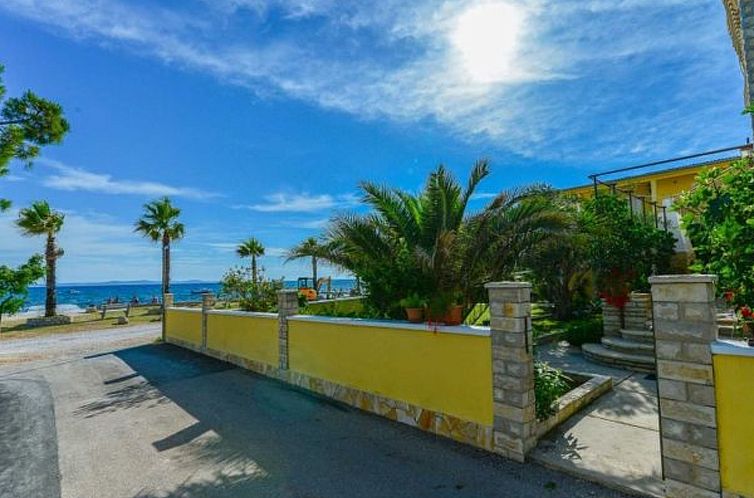 Appartement Holiday Apartment Inga with exit to the beach