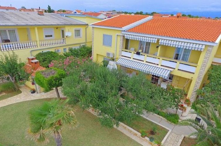 Appartement Holiday Apartment Inga with exit to the beach