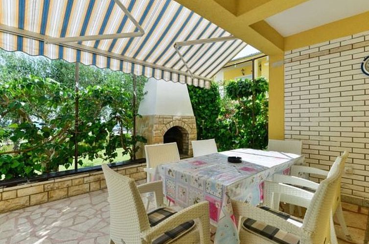 Appartement Holiday Apartment Inga with exit to the beach