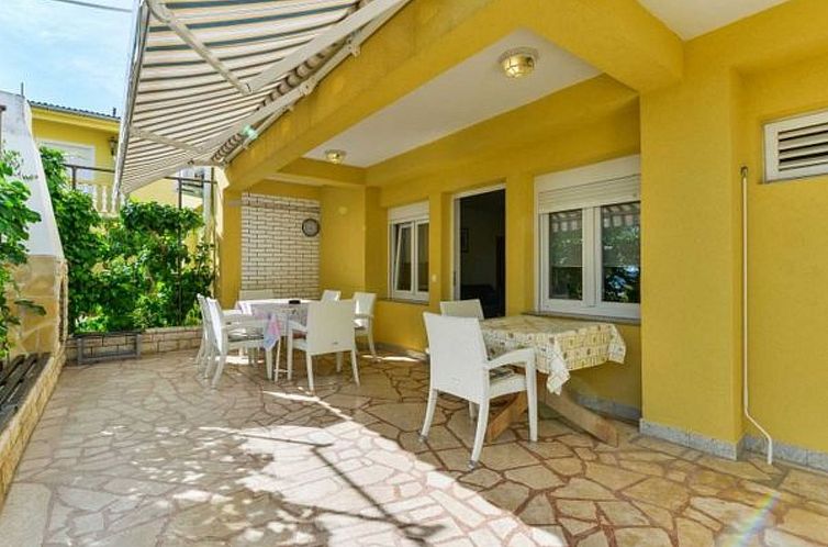 Appartement Holiday Apartment Inga with exit to the beach