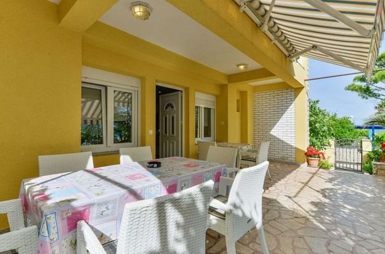 Appartement Holiday Apartment Inga with exit to the beach