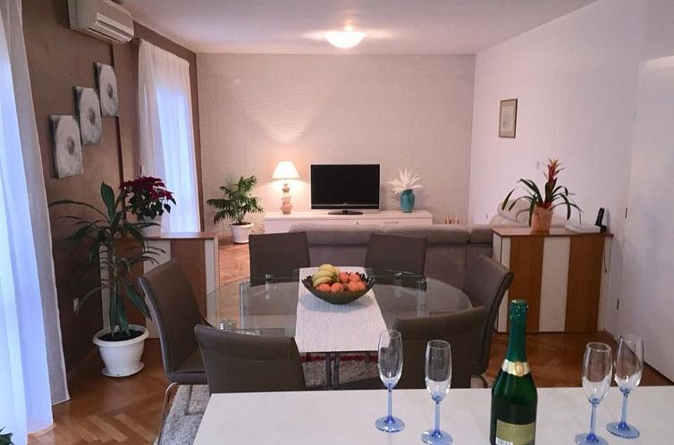 Appartement Geräumige Ferienwohnung mit schönem Garten