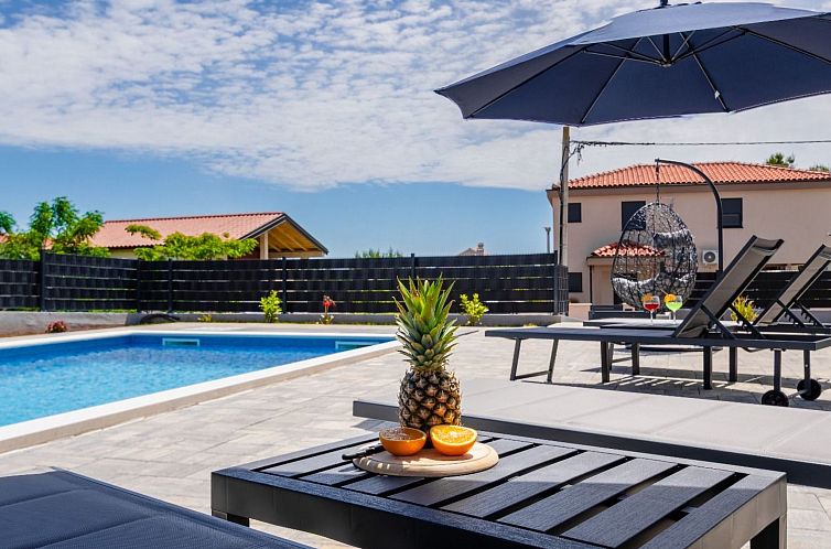 Vakantiehuis NEU Ferienhaus in Vir -TA Leut Agency