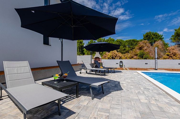 Vakantiehuis NEU Ferienhaus in Vir -TA Leut Agency