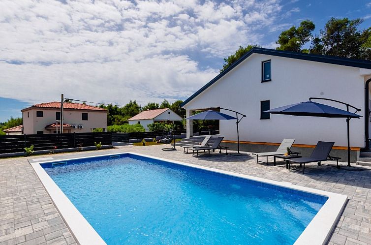 Vakantiehuis NEU Ferienhaus in Vir -TA Leut Agency