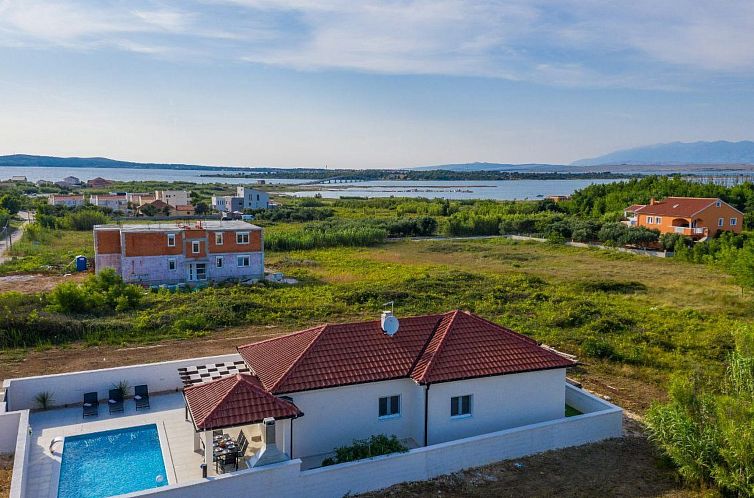 Vakantiehuis Villa mit beheiztem Pool Privlaka - TA Leut Age